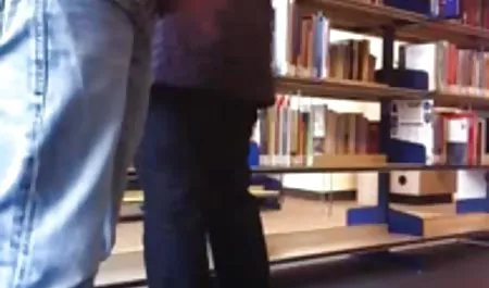 Dziewczyna dojrzałe mamuśki nago dziewiczej dupy