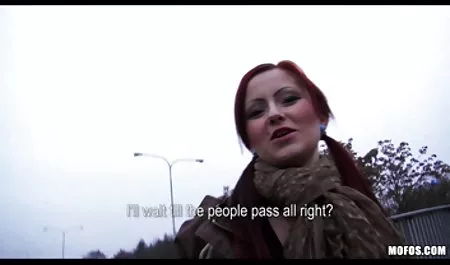 Piękna para dojrzałe mamuśki z młodymi w wc klipy