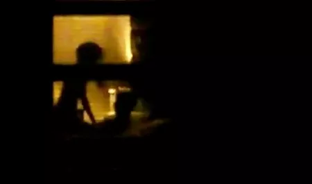 Kobieta w dojrzałe mamusie momencie kontaktu