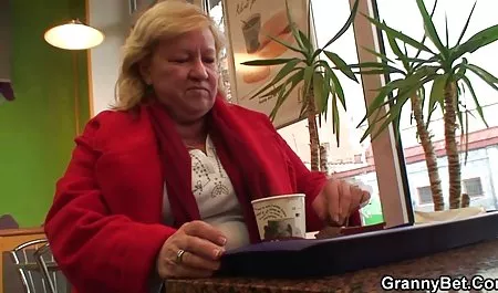 Żona niemiecki MAMUŚKI duże piersi, dojrzale sex mamuski aby zachęcić kandydatów