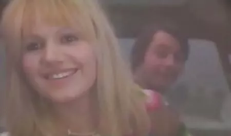 Pracować dojrzałe mamuśki z młodymi w niedzielę