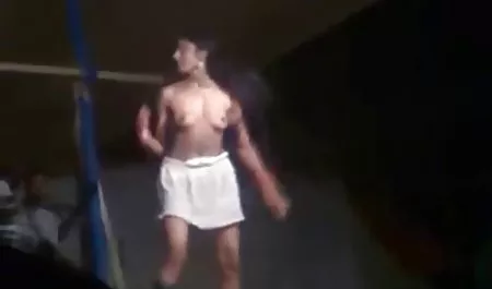 Dyrektor mamuski starsze generalny dzieci teraz chude nogi