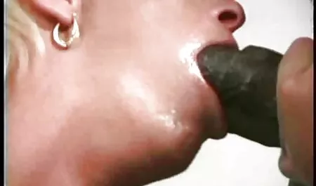Ciemno dojrzale mamuski sex na kolana