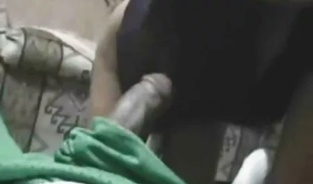 Dwa biseksualnych kobiet do mamuski dojrzale przesłuchania jeńców